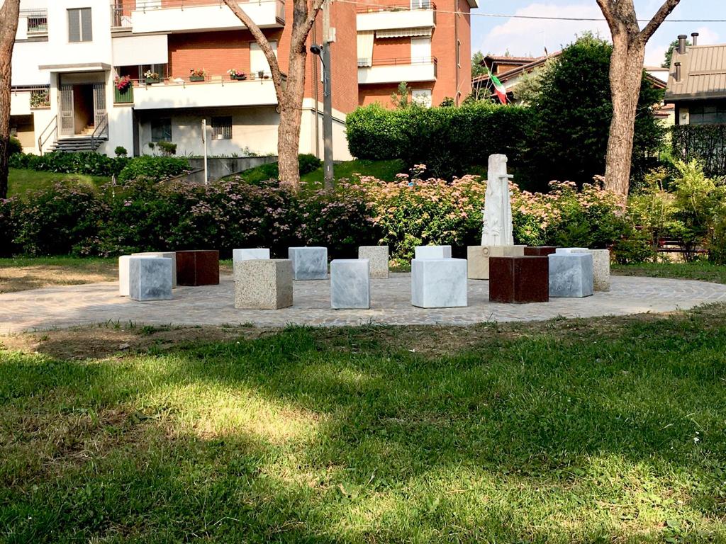 Scultura-Spada-nella-roccia-2